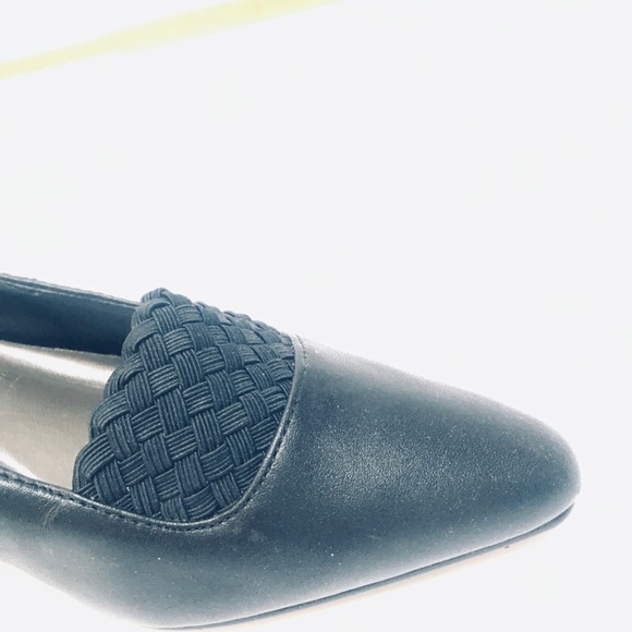 Black 2 inch heel Pump (Size 5.5) - Picture 4 of 7